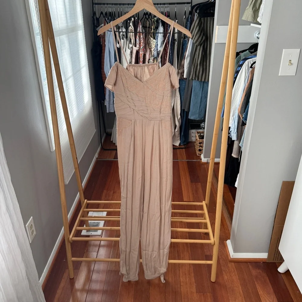 Free People details open